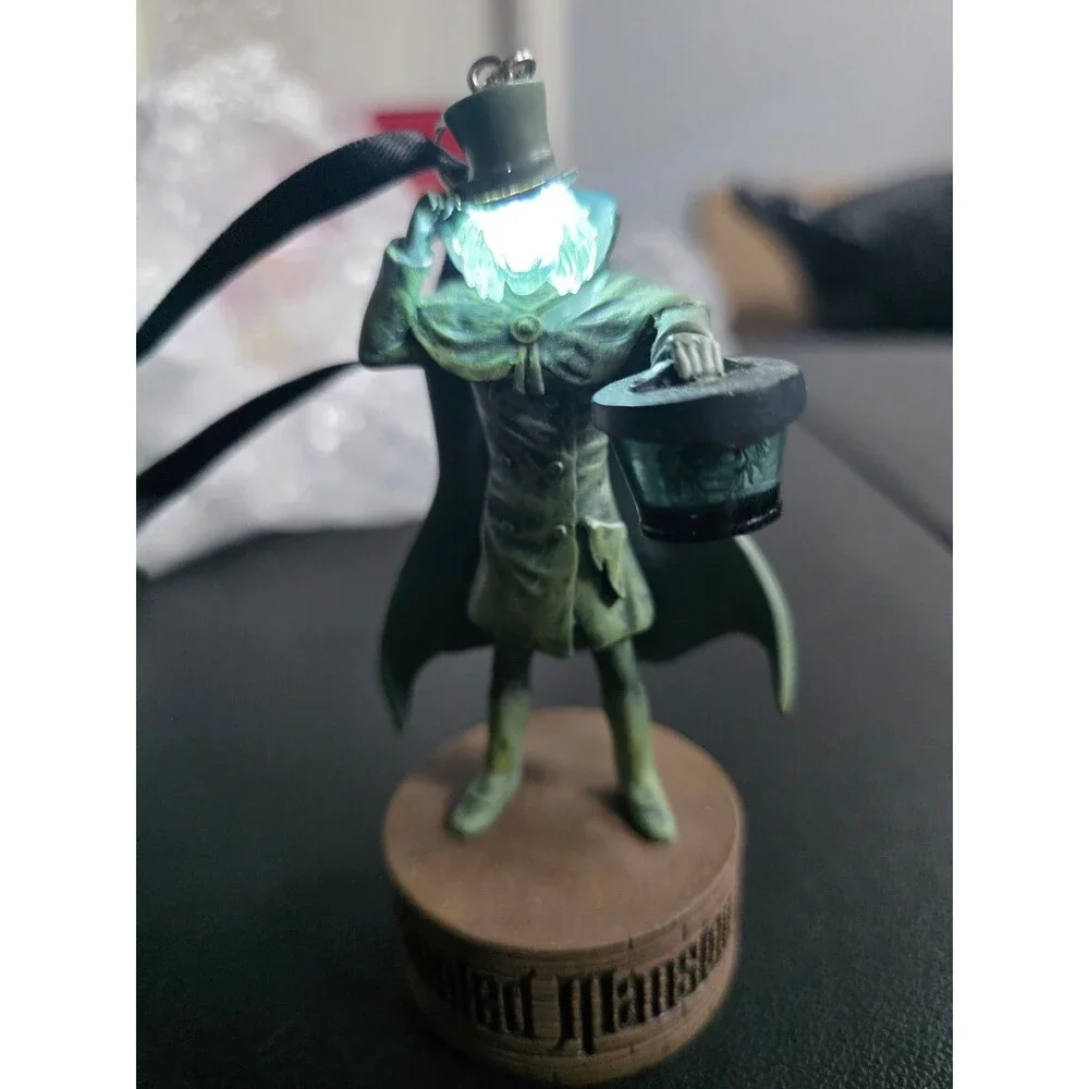 Disney Haunted Mansion Hatbox Ghost Light-Up Living Magic Sketchbook Ornament